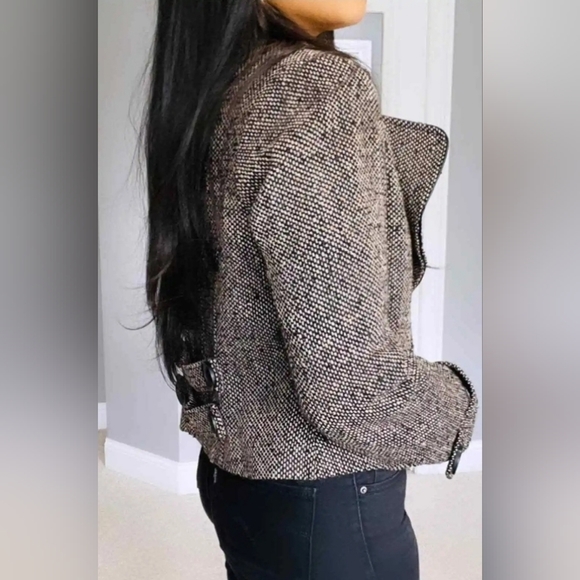 CAbi Tweed Moto Jacket Size 8 Wool Blend #638 Lined Zipper Pockets One Button - Picture 2 of 16